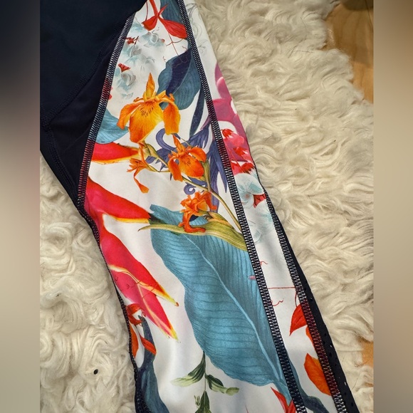 ATHLETA women’s floral tropical leggings mesh pocket size XS - Picture 3 of 7
